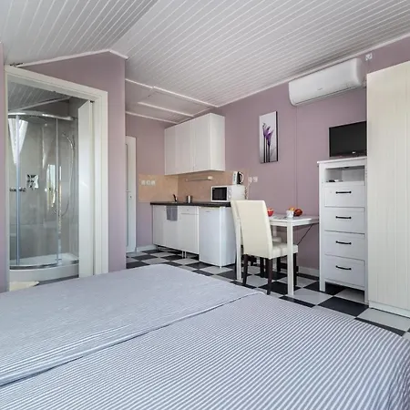 Home Service Apartman 아파트 Hévíz