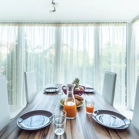 Home Service Apartman